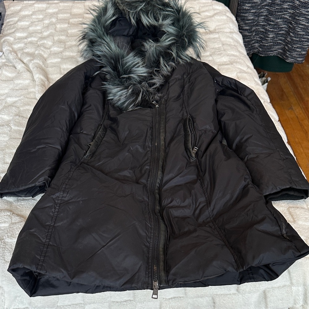 Women's Black Hooded Coat with  Fur Trim